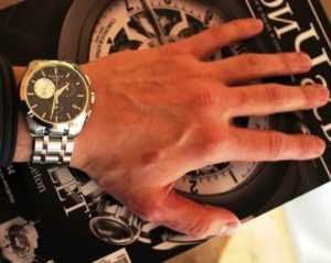 Как правильно носить часы на руке мужские